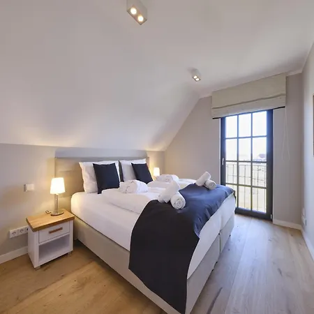 Villa Reetland Am Meer: Luxury Thatched With Sauna And Lounge *