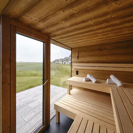 Villa Reetland Am Meer: Luxury Thatched With Sauna And Lounge Dranske